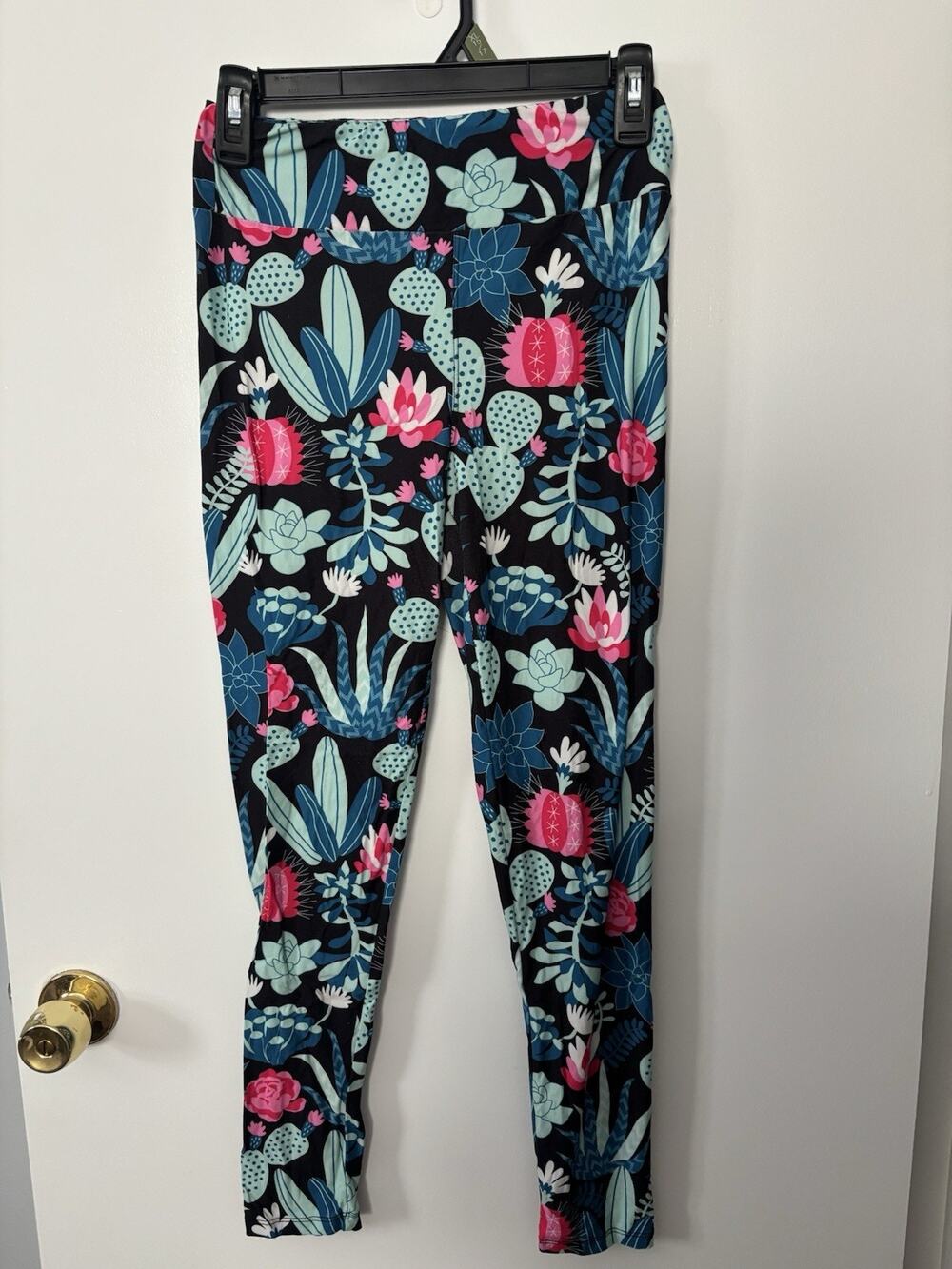Fabulegs Leggings Cactus Print Women’s Size Small Good Condition